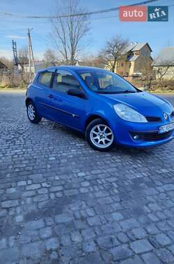 Хэтчбек Renault Clio 2005 в Львове