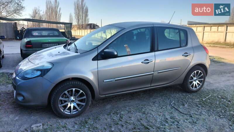 Хэтчбек Renault Clio 2011 в Одессе фото 3 Хэтчбек Renault Clio 2011 в Одессе