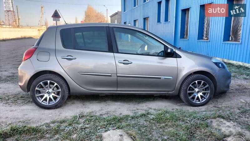 Хэтчбек Renault Clio 2011 в Одессе фото 7 Хэтчбек Renault Clio 2011 в Одессе