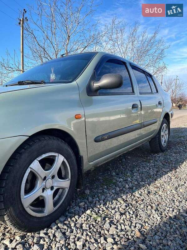 Хэтчбек Renault Clio 2003 в Днепре