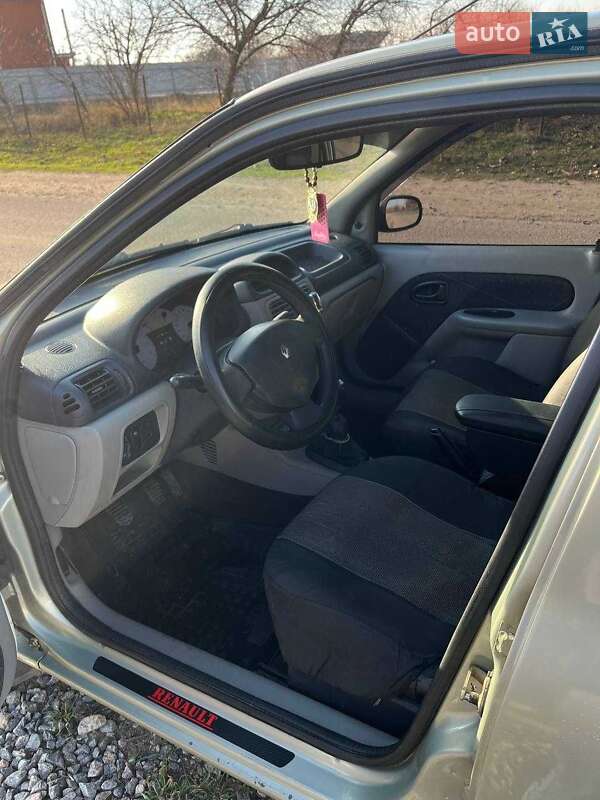 Хэтчбек Renault Clio 2003 в Днепре
