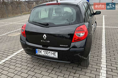 Хетчбек Renault Clio 2006 в Дубні