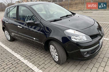 Хетчбек Renault Clio 2006 в Дубні