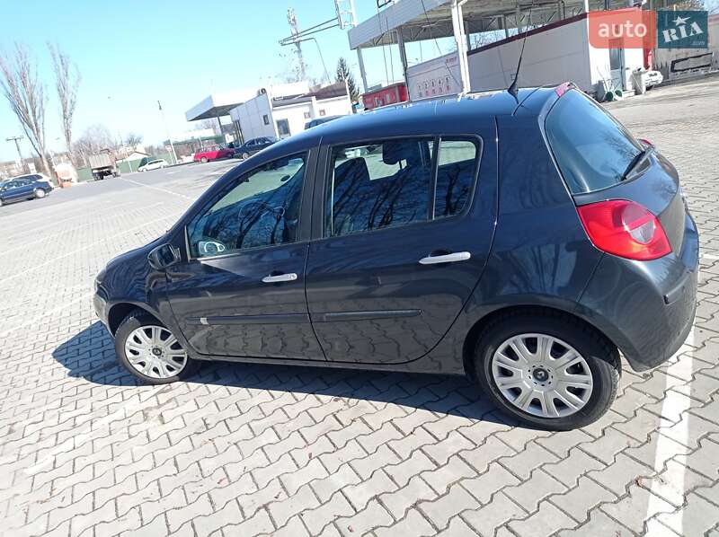 Хэтчбек Renault Clio 2006 в Виннице