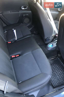 Хэтчбек Renault Clio 2011 в 