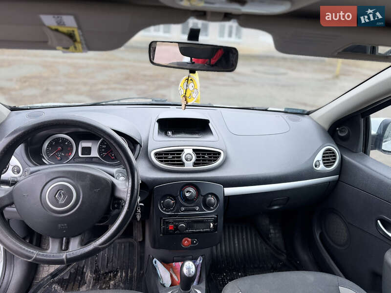 Универсал Renault Clio 2011 в Мироновке