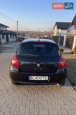 Хэтчбек Renault Clio 2007 в Львове