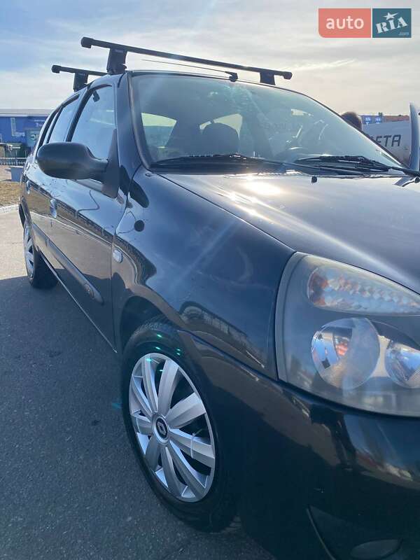 Седан Renault Clio 2006 в Кременчуге