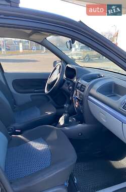 Седан Renault Clio 2006 в 