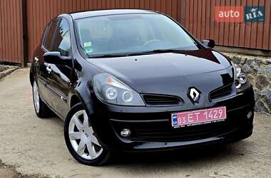 Хэтчбек Renault Clio 2006 в 