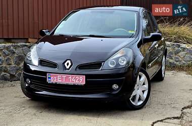 Хэтчбек Renault Clio 2006 в 