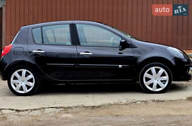 Хэтчбек Renault Clio 2006 в 