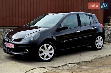 Хэтчбек Renault Clio 2006 в 