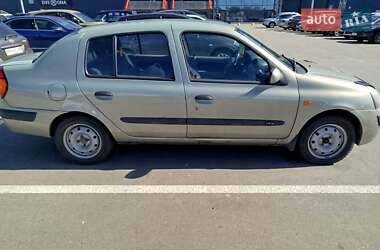Хэтчбек Renault Clio 2003 в 