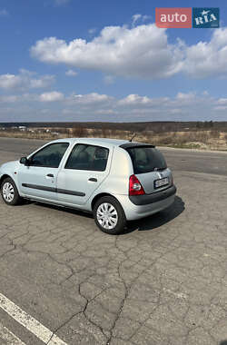 Хэтчбек Renault Clio 2001 в 