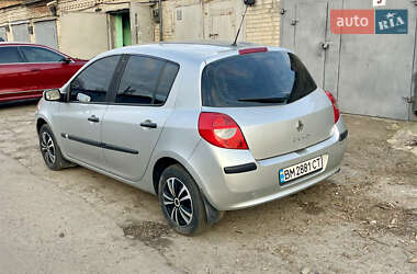 Хэтчбек Renault Clio 2007 в 