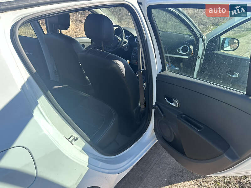 Хэтчбек Renault Clio 2012 в Овруче