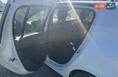 Хэтчбек Renault Clio 2012 в 