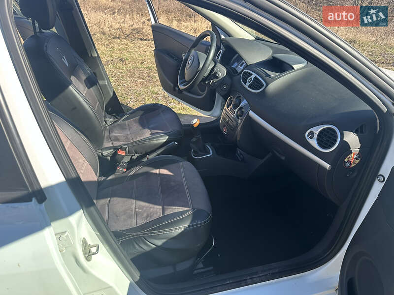 Хэтчбек Renault Clio 2012 в Овруче