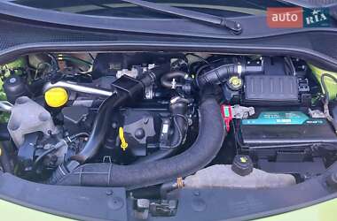 Хэтчбек Renault Clio 2009 в 