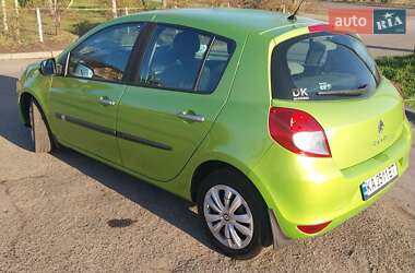 Хэтчбек Renault Clio 2009 в 