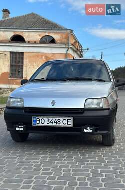 Хэтчбек Renault Clio 1991 в 