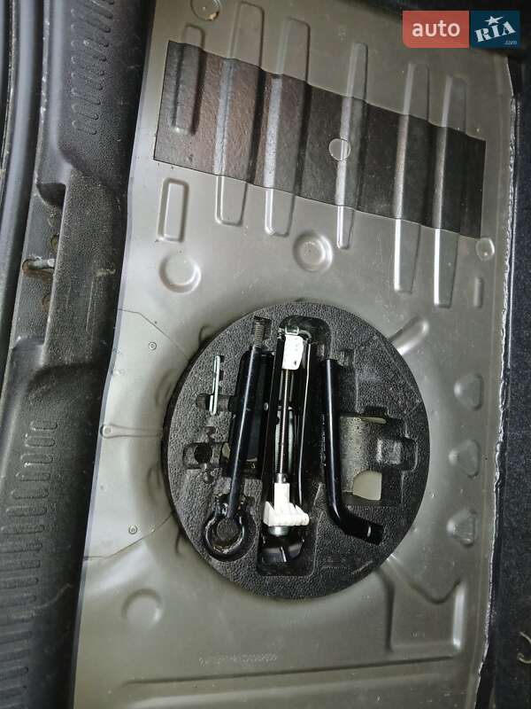 Хэтчбек Renault Clio 2008 в Кривом Роге фото 11 Хэтчбек Renault Clio 2008 в Кривом Роге