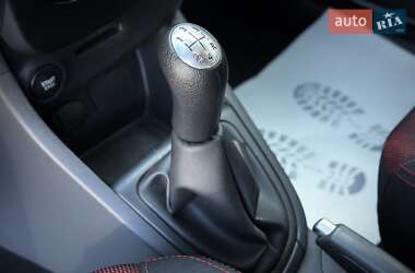 Хетчбек Renault Clio 2015 в 