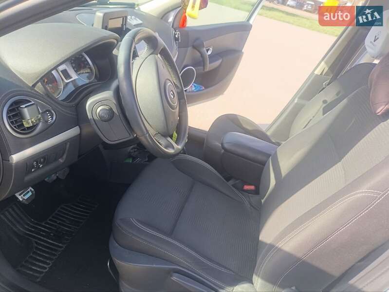 Универсал Renault Clio 2011 в Троянове фото 23 Универсал Renault Clio 2011 в Троянове