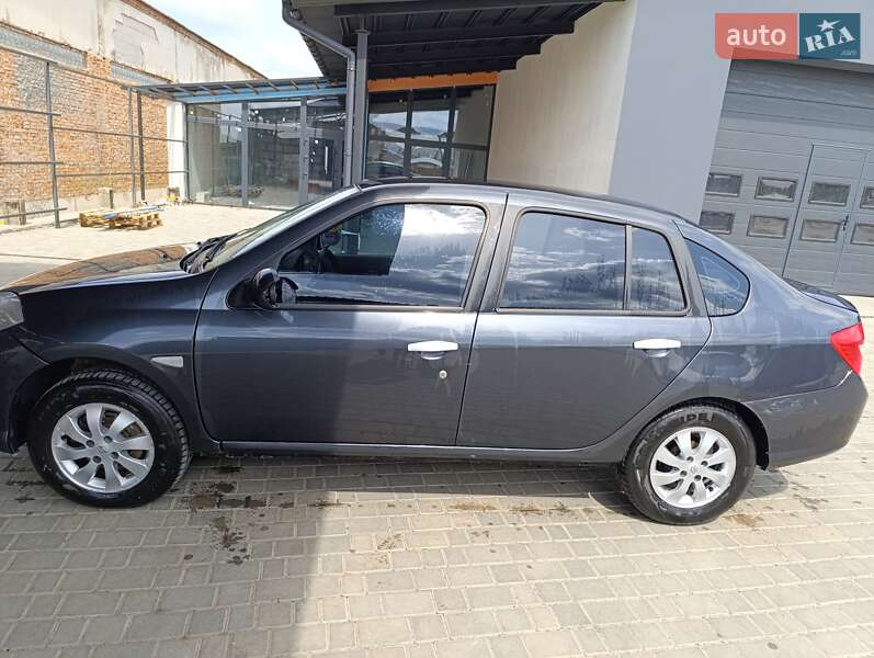 Седан Renault Clio 2009 в Звенигородці