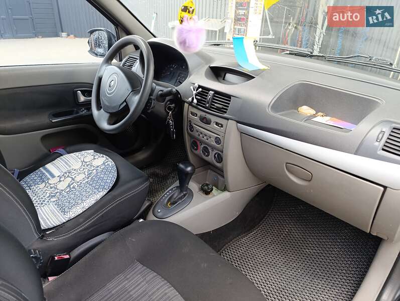 Седан Renault Clio 2009 в Звенигородці