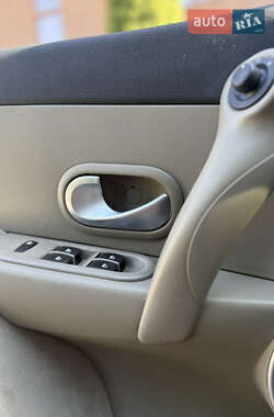 Хэтчбек Renault Clio 2007 в 