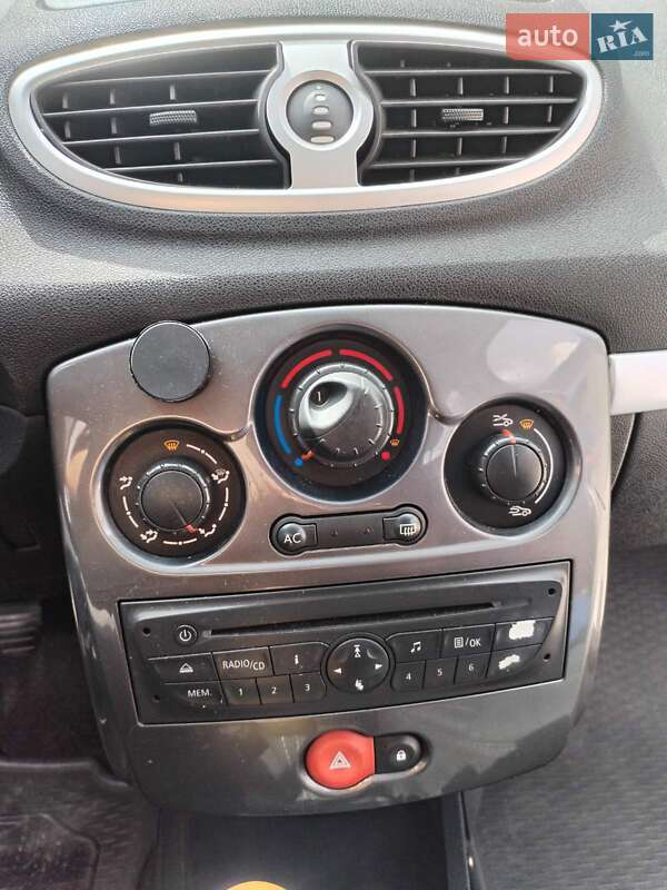 Универсал Renault Clio 2011 в Ивано-Франковске