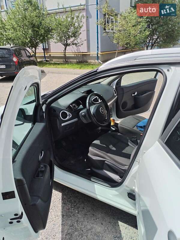 Универсал Renault Clio 2011 в Ивано-Франковске