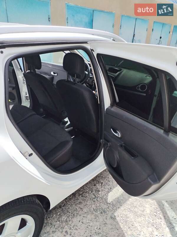 Универсал Renault Clio 2011 в Ивано-Франковске