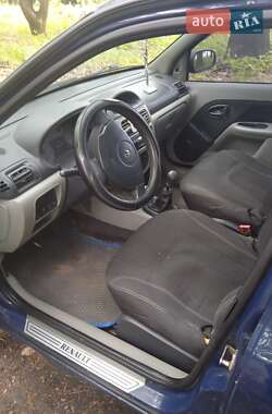 Хетчбек Renault Clio 2002 в 