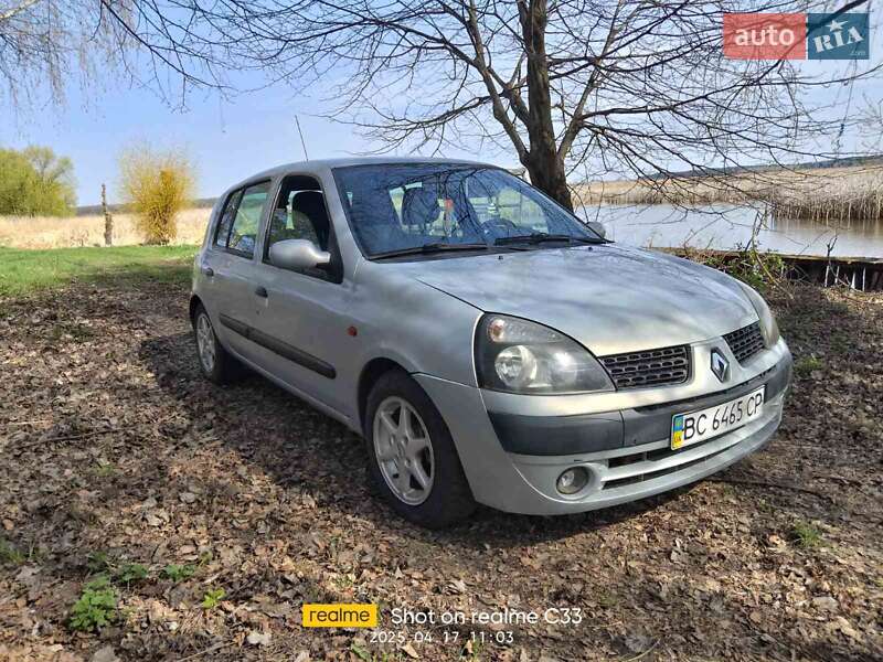 Хетчбек Renault Clio 2002 в 