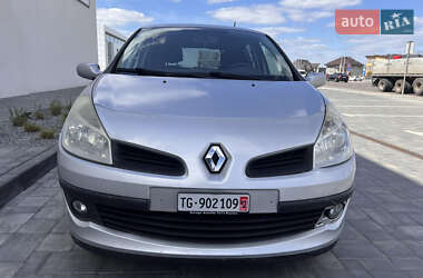 Хэтчбек Renault Clio 2007 в 