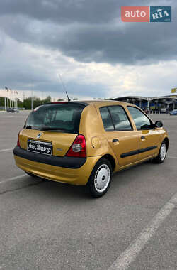 Хетчбек Renault Clio 2003 в 