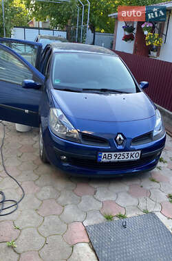 Хетчбек Renault Clio 2006 в 