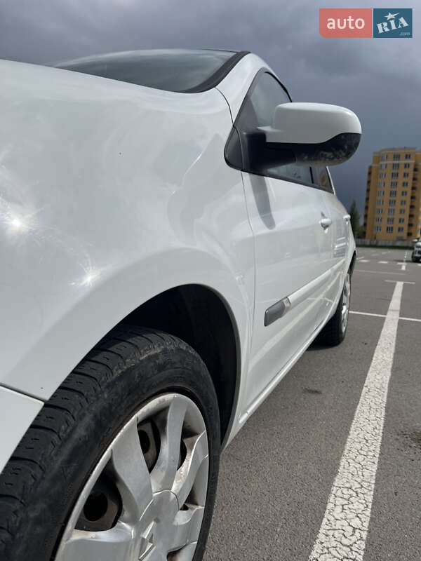 Хэтчбек Renault Clio 2009 в Каменец-Подольском