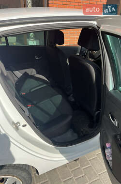 Хэтчбек Renault Clio 2009 в 