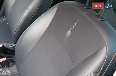 Хетчбек Renault Clio 2012 в 