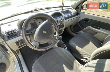Хэтчбек Renault Clio 2003 в 
