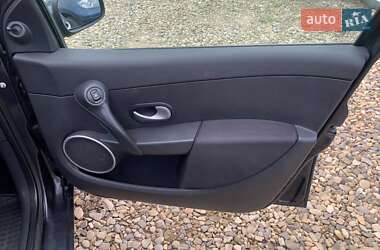 Хэтчбек Renault Clio 2009 в 