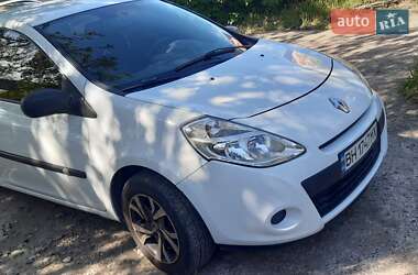 Хэтчбек Renault Clio 2010 в 