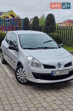 Хэтчбек Renault Clio 2007 в 