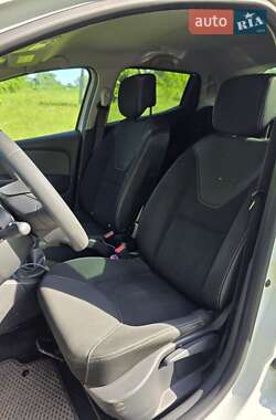 Хэтчбек Renault Clio 2013 в 