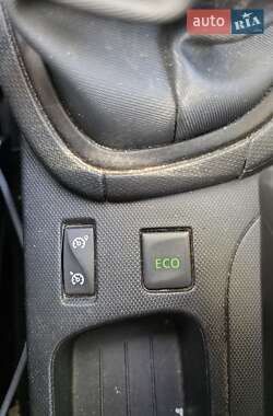 Хэтчбек Renault Clio 2013 в 