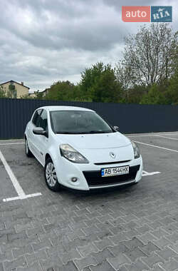 Хэтчбек Renault Clio 2011 в 